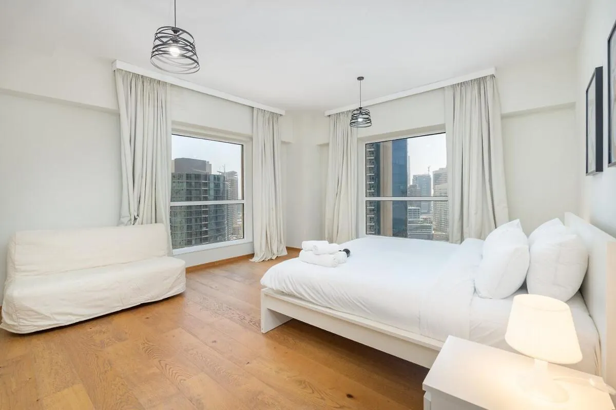 別荘 ドバイ Stylish Pad Right By The Beachヴィラ アラブ首長国連邦