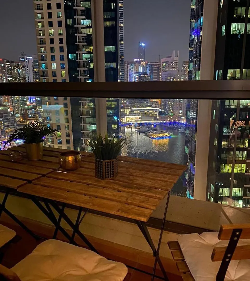 別荘 ドバイ Stylish Pad Right By The Beachヴィラ