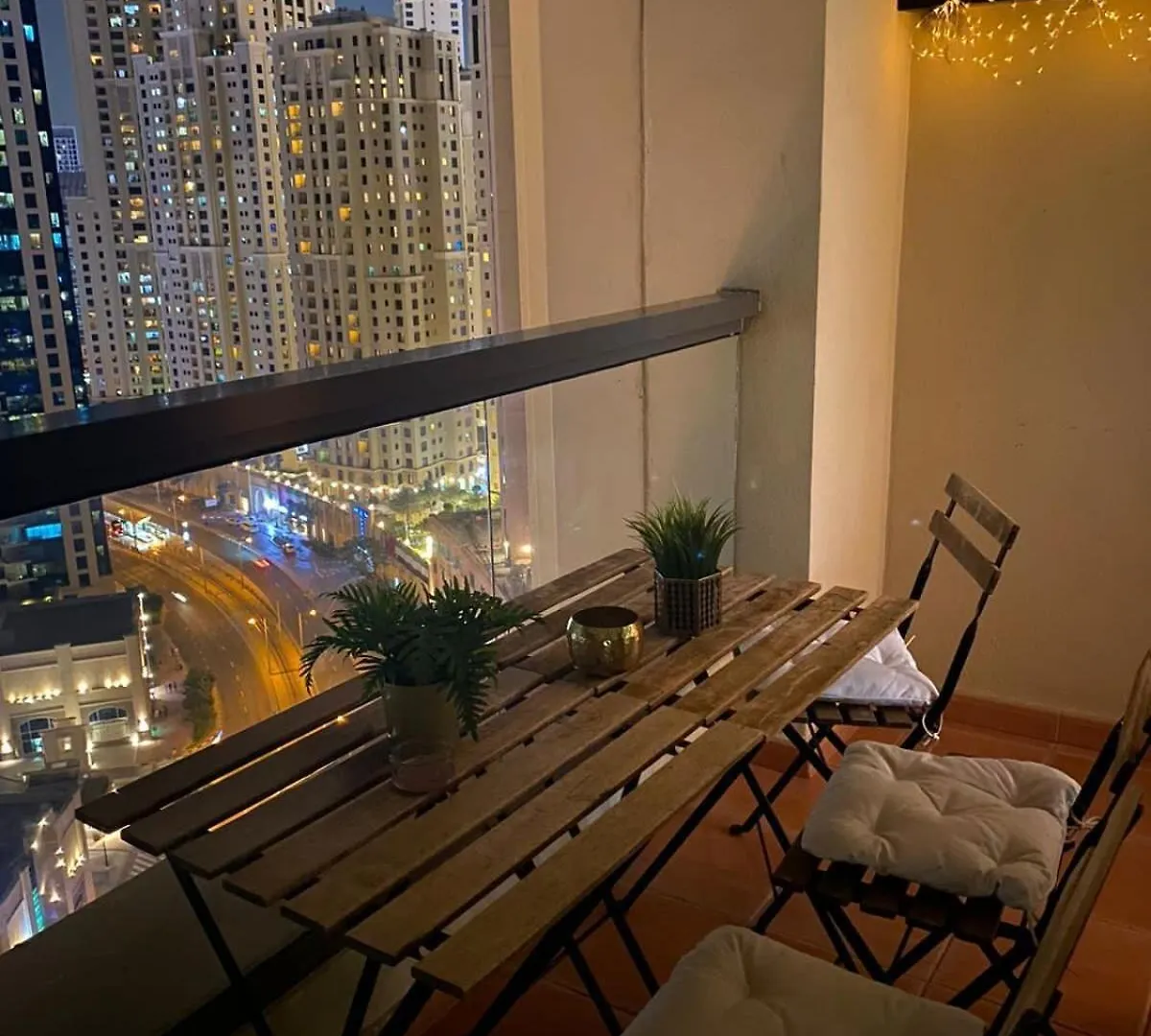 別荘 ドバイ Stylish Pad Right By The Beachヴィラ アラブ首長国連邦