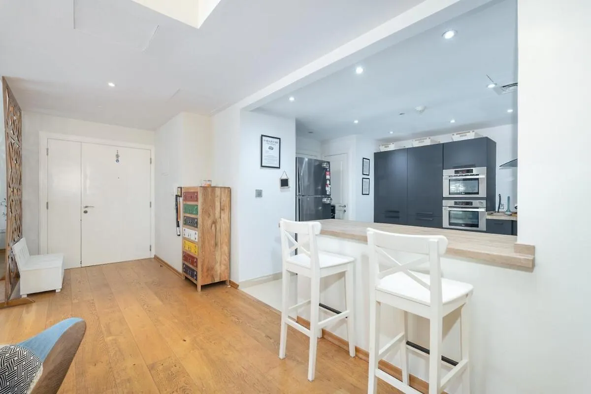 ドバイ Stylish Pad Right By The Beachヴィラ 0*,