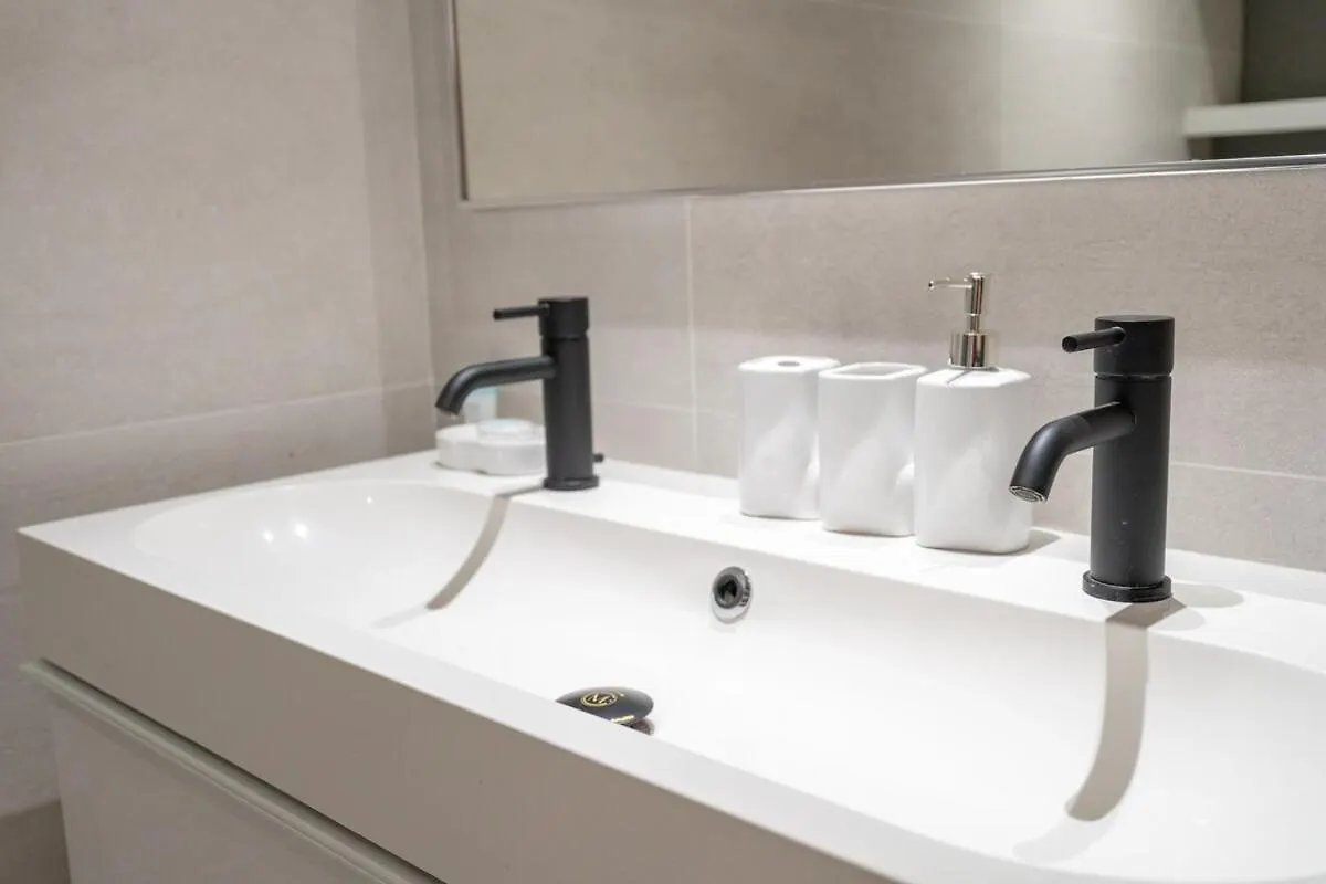 הוילה דובאי Stylish Pad Right By The Beach