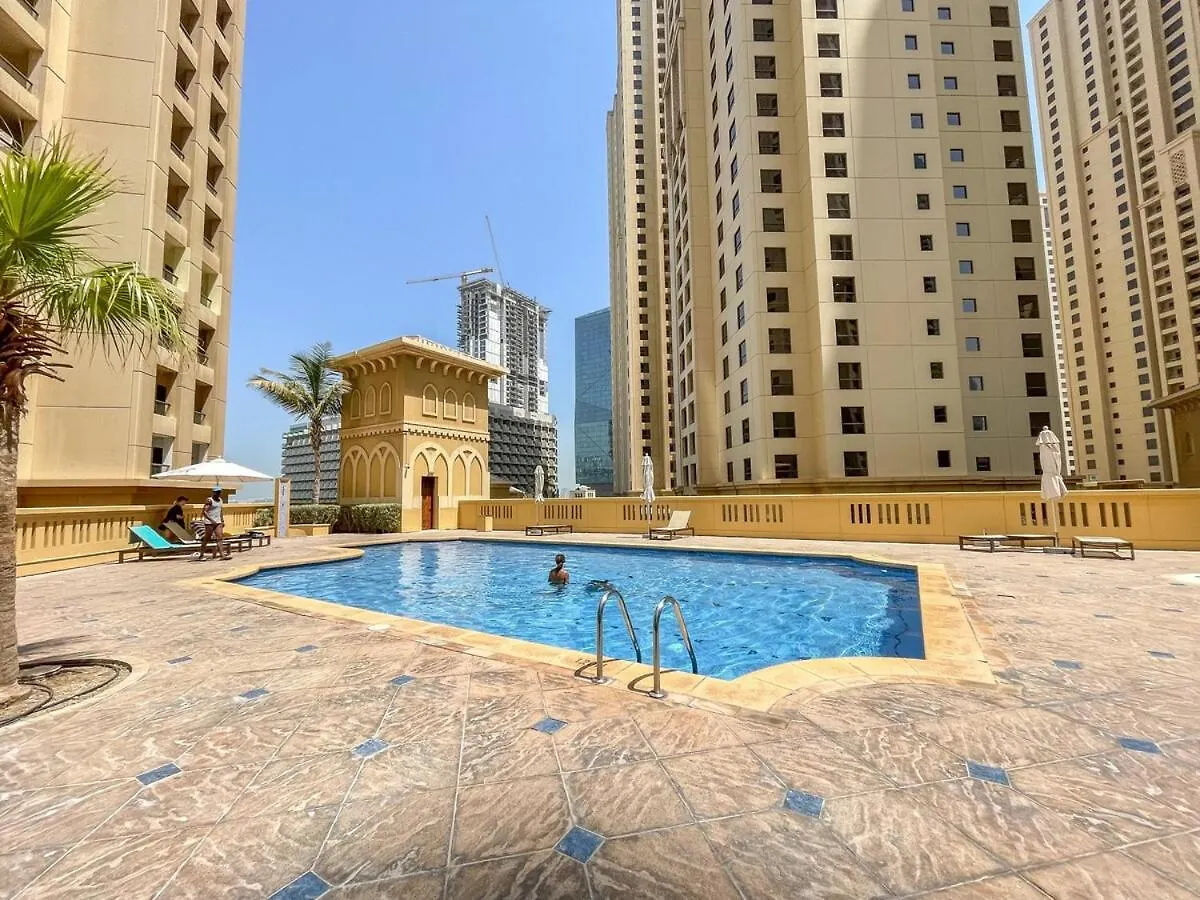 הוילה דובאי Stylish Pad Right By The Beach